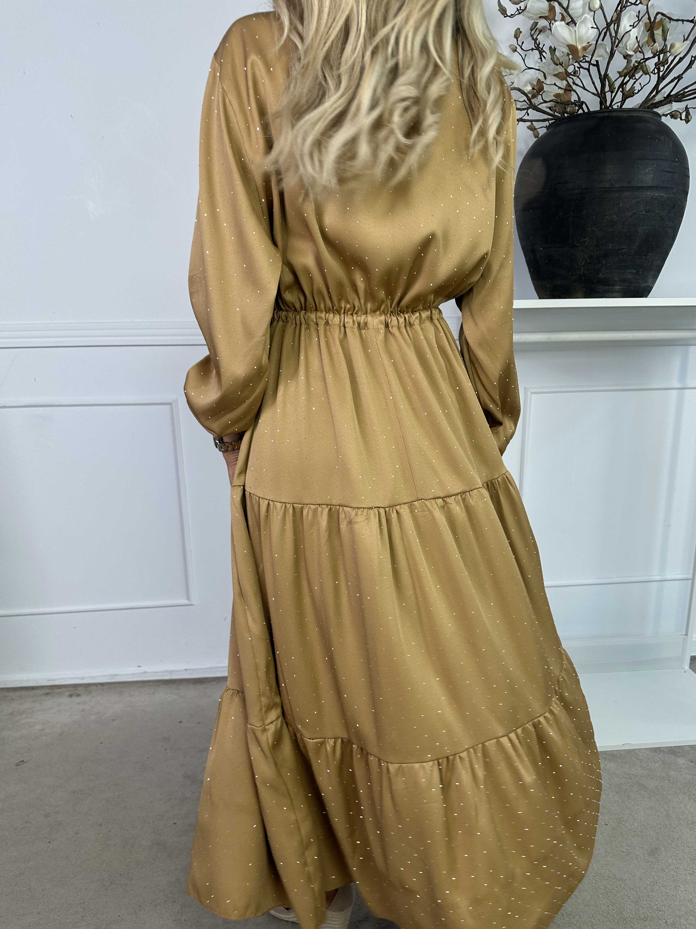 Starlight - Lang kjole med lag på lag look pyntet med similisten